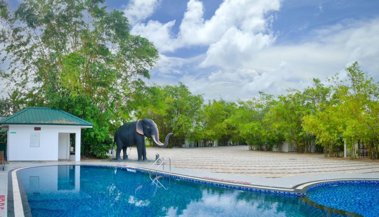 Contour Backwaters Hotel Resort & Convention Centre Ramankari Luaran gambar