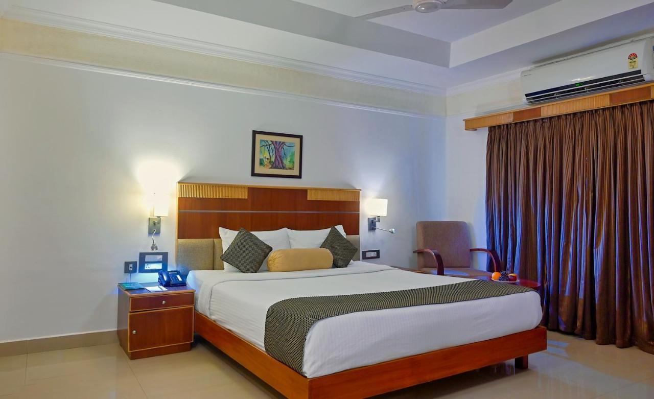Contour Backwaters Hotel Resort & Convention Centre Ramankari Luaran gambar