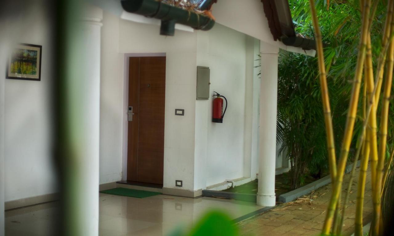Contour Backwaters Hotel Resort & Convention Centre Ramankari Luaran gambar