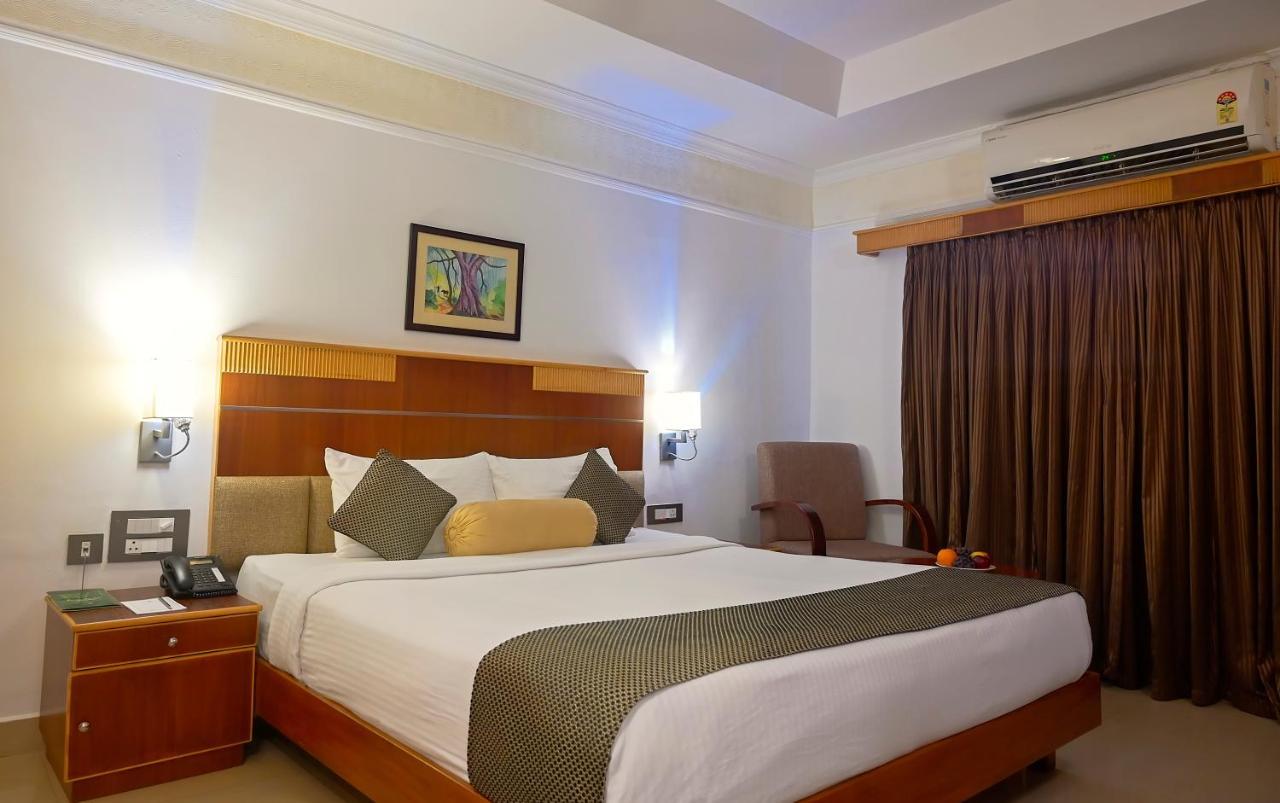 Contour Backwaters Hotel Resort & Convention Centre Ramankari Luaran gambar